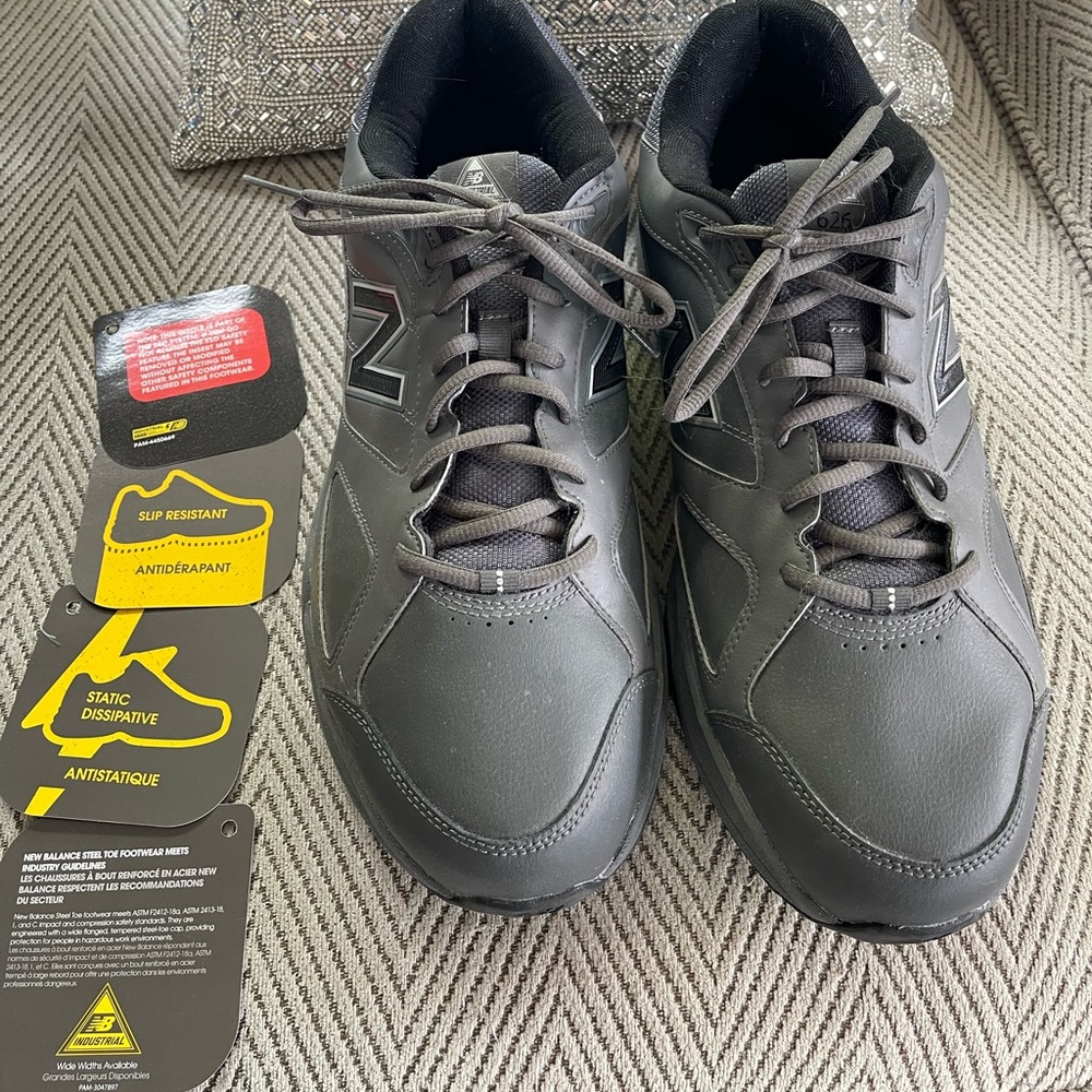 Slip resistant new balance shoes worn once